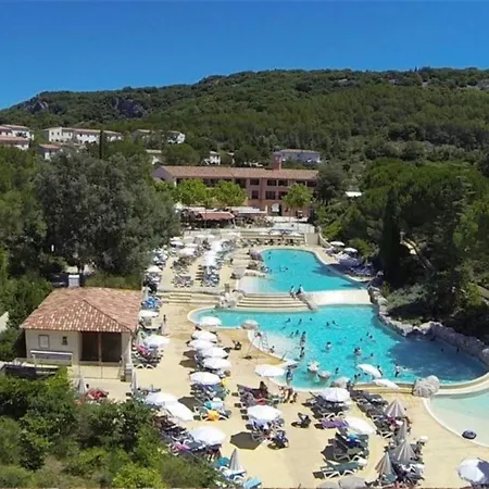 Holiday home Maison Duplex 8 Pers Avec Terrasse, 3 Ch, Parking Gratuit, Animaux Admis, Acces Piscine - Fr-1-382-128